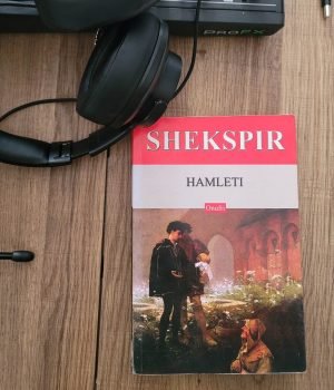 Hamleti-Shekspir